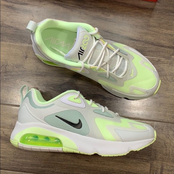 W NIKE AIR MAX 200 - Picture 13 of 16